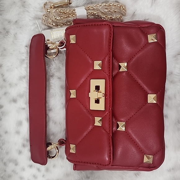 Red, Small size - Picture 1 of 1